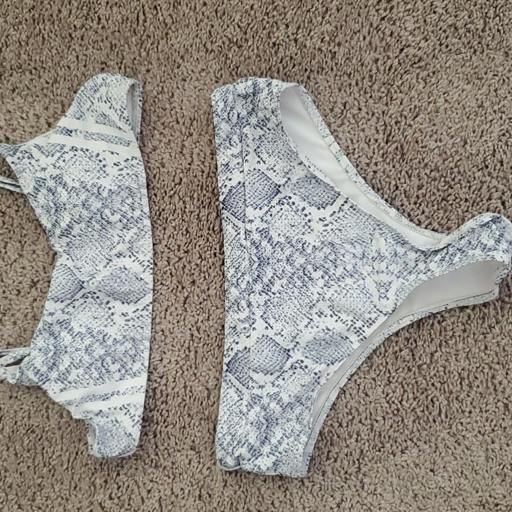 Swim suit